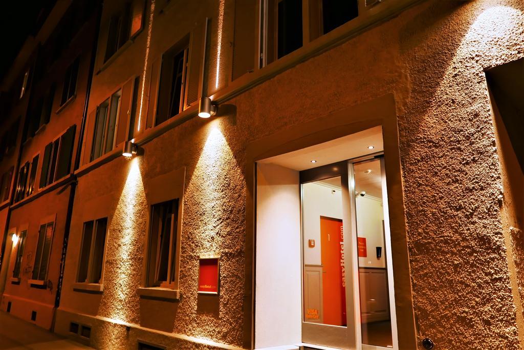easyHotel Zürich City Centre Exterior foto