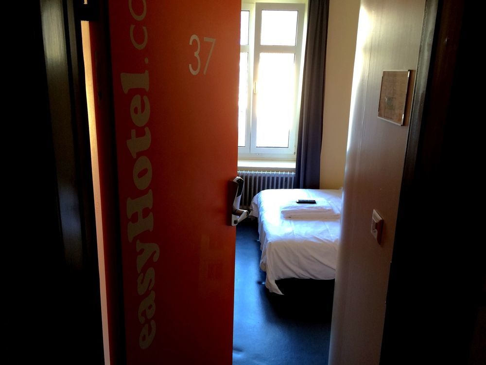 easyHotel Zürich City Centre Exterior foto