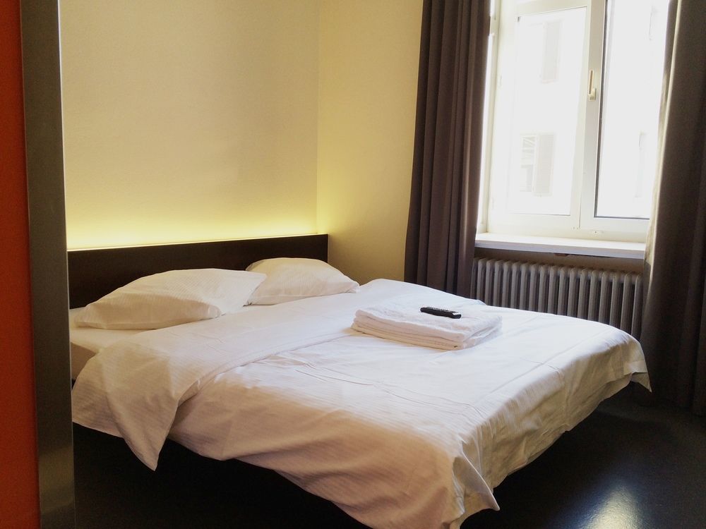easyHotel Zürich City Centre Exterior foto