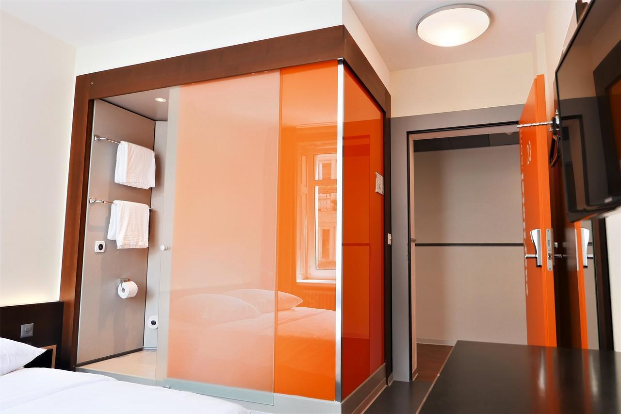 easyHotel Zürich City Centre Exterior foto