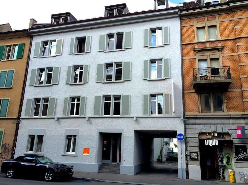 easyHotel Zürich City Centre Exterior foto