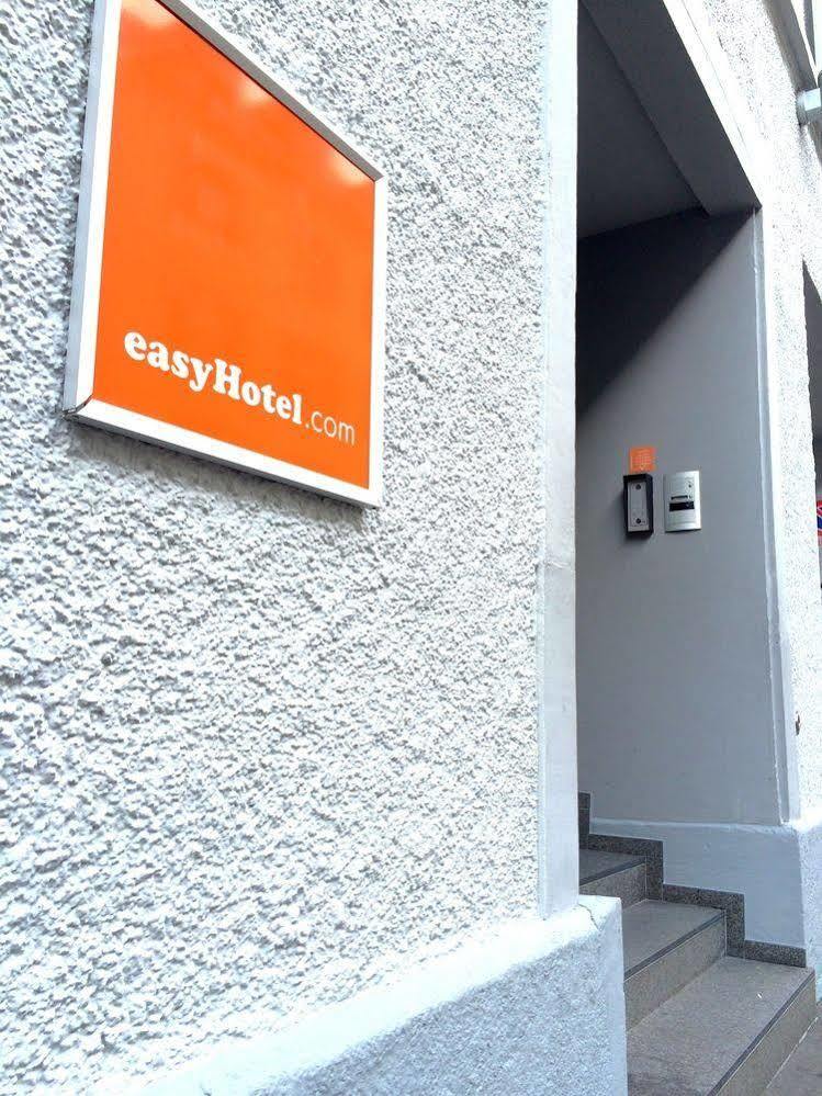 easyHotel Zürich City Centre Exterior foto