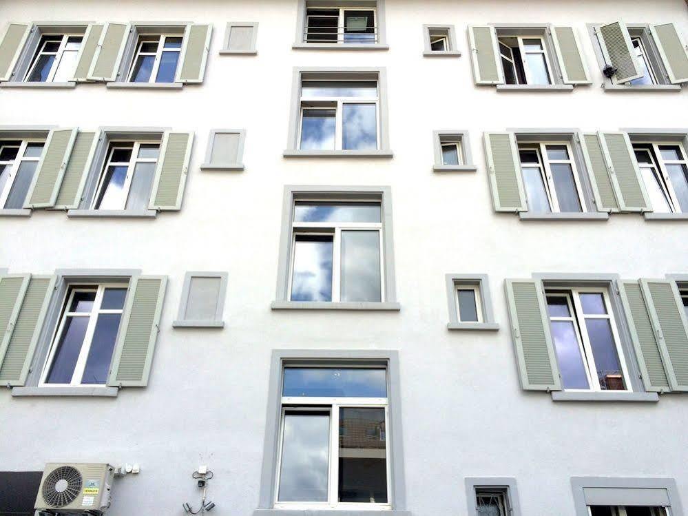 easyHotel Zürich City Centre Exterior foto