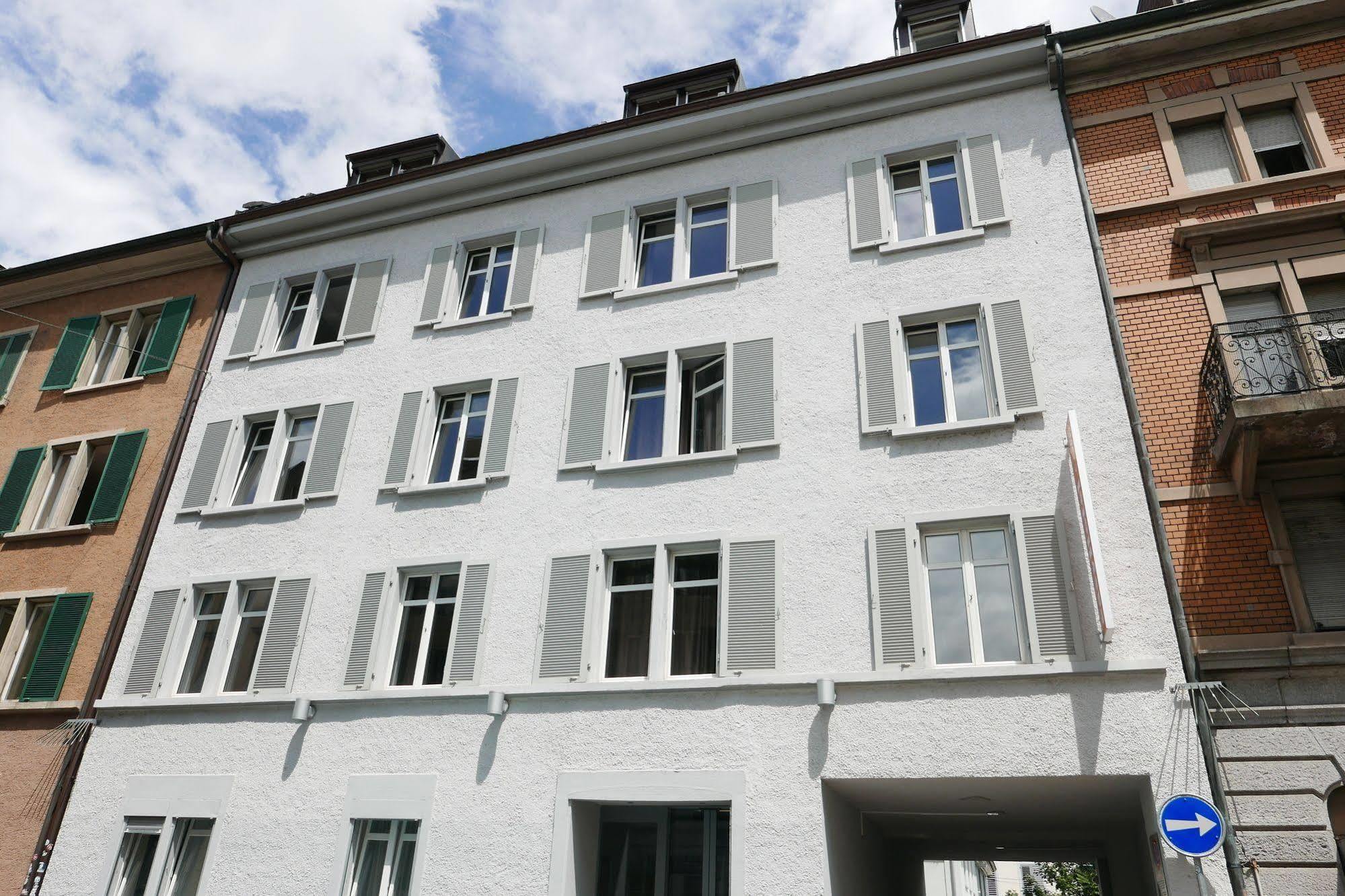 easyHotel Zürich City Centre Exterior foto