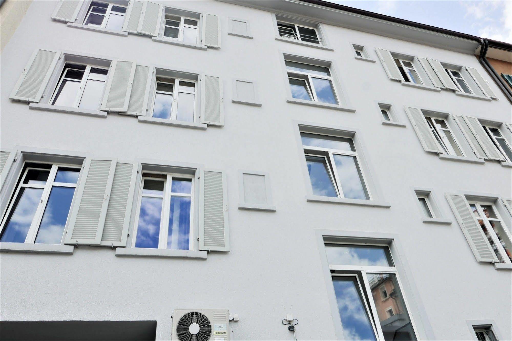 easyHotel Zürich City Centre Exterior foto